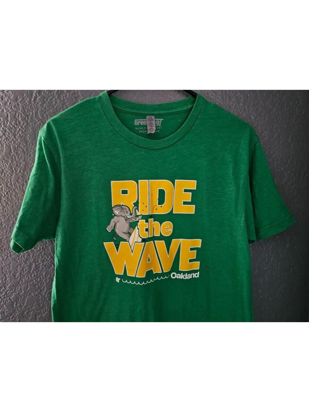 Men's BreakingT Oakland A's Shirt Stomper Ride The Wave Bart Size Small Green - Picture 2 of 9